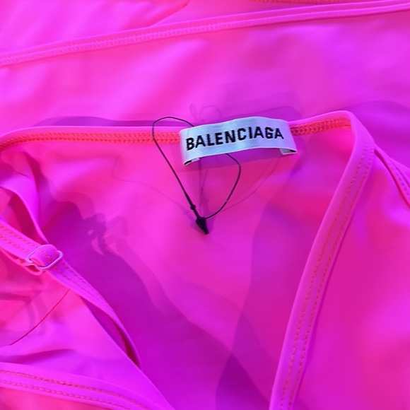 BALENCIAGA Cut-Out Asymmetrical Strap One-Shoulder Tank Top - Picture 9 of 10